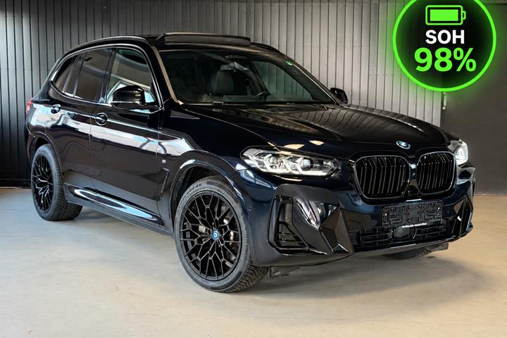Sort BMW iX3 fra 2022 set udefra