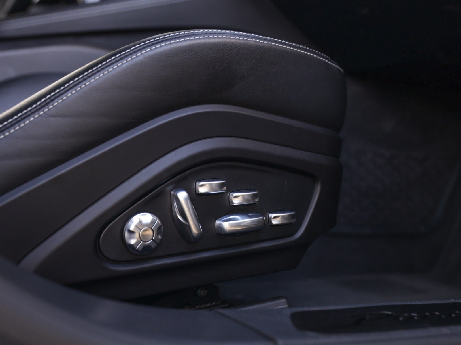 undefined Porsche Panamera GTS fra 2020