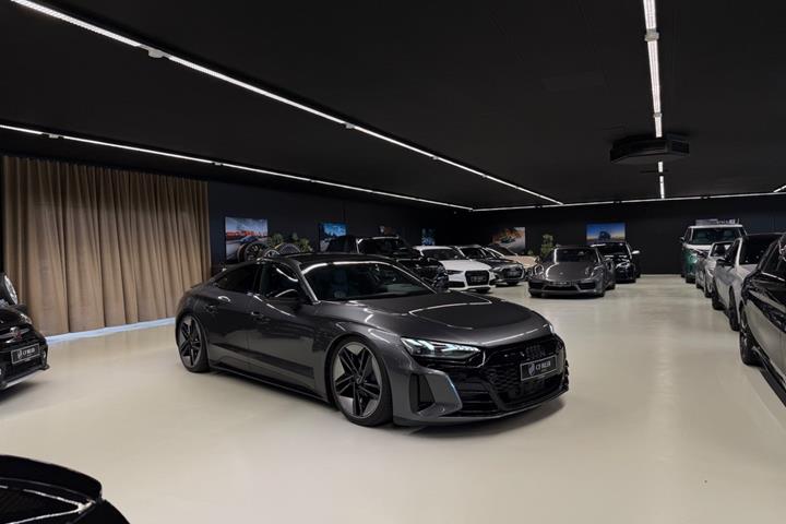 Grå Audi e-tron GT fra 2022