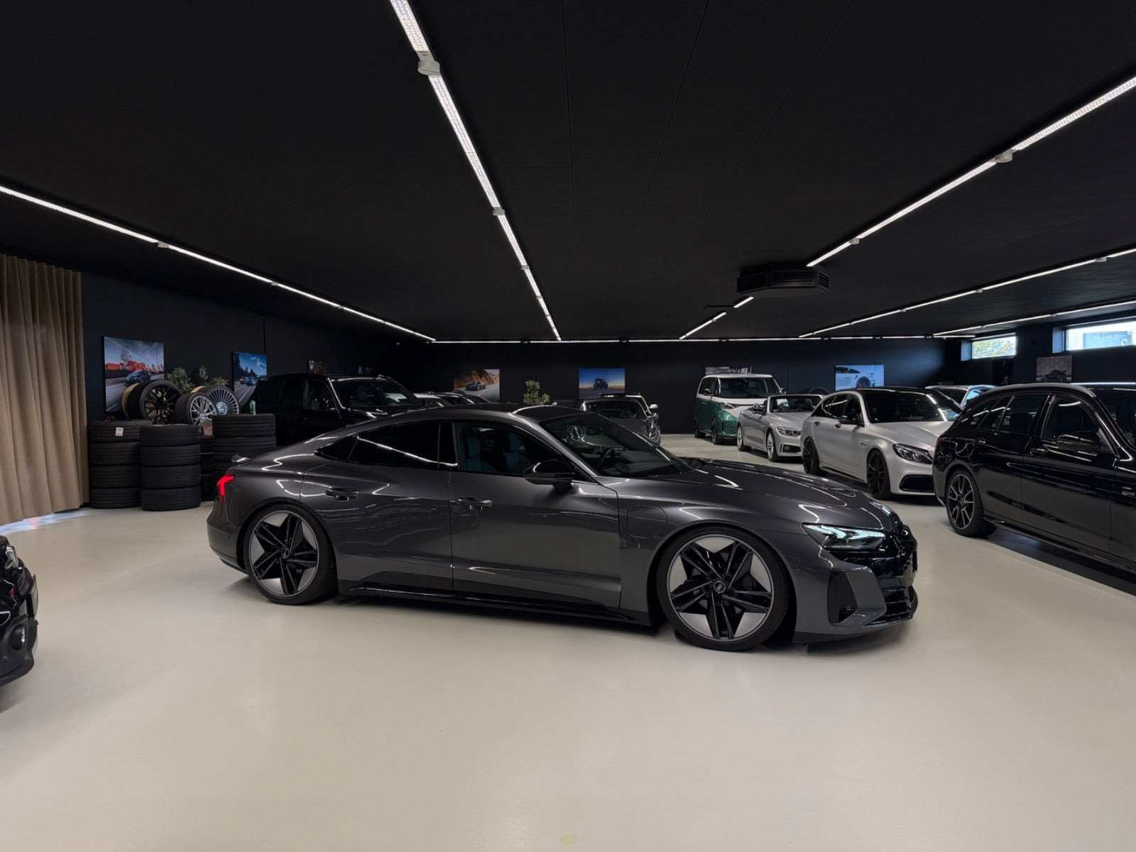 Grå Audi e-tron GT fra 2022