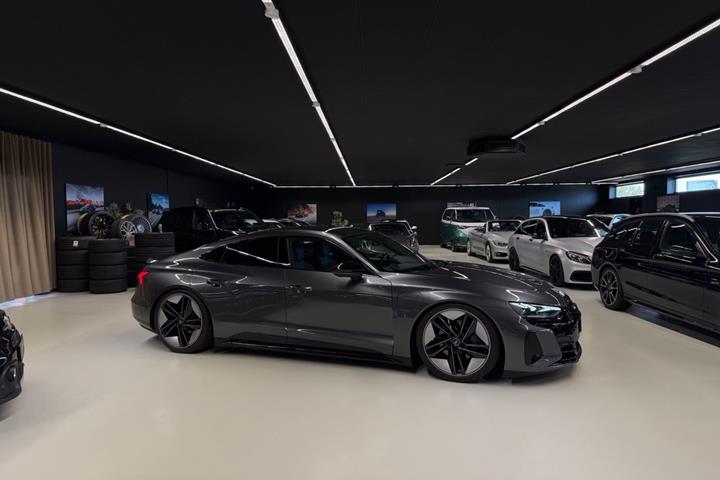 Grå Audi e-tron GT fra 2022