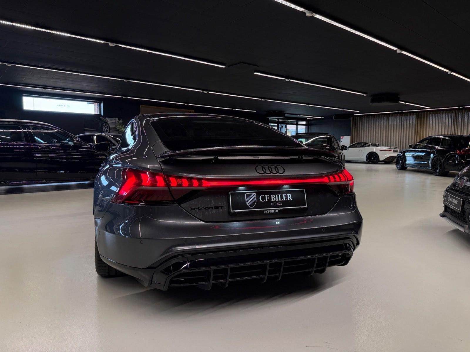 Grå Audi e-tron GT fra 2022