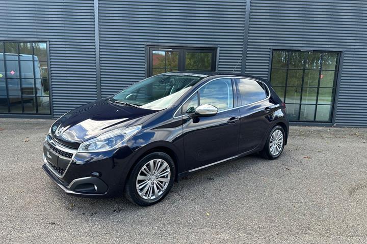 undefined Peugeot 208 fra 2018 set udefra