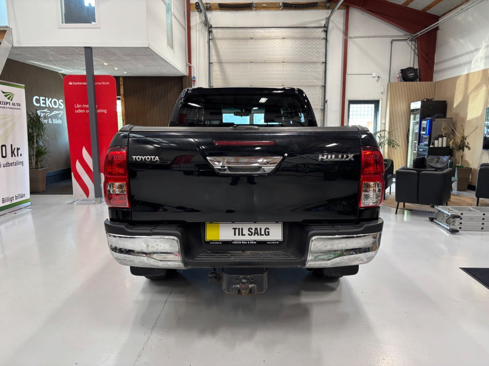 Sort Toyota HiLux fra 2021