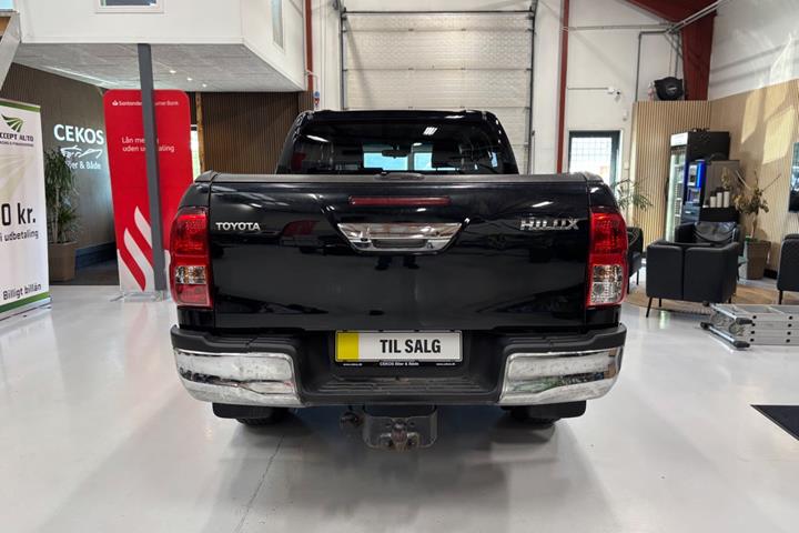 Sort Toyota HiLux fra 2021
