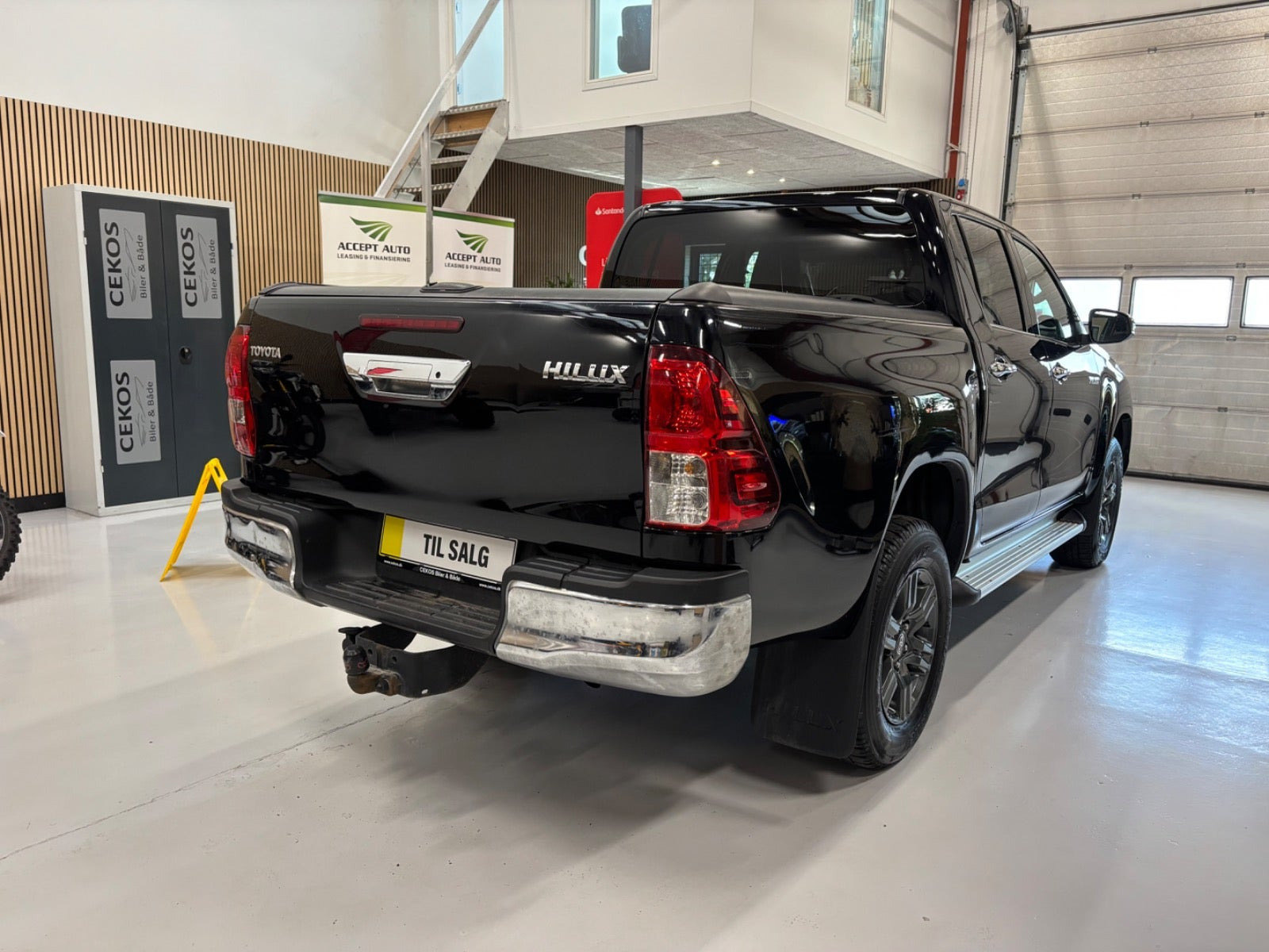 Sort Toyota HiLux fra 2021