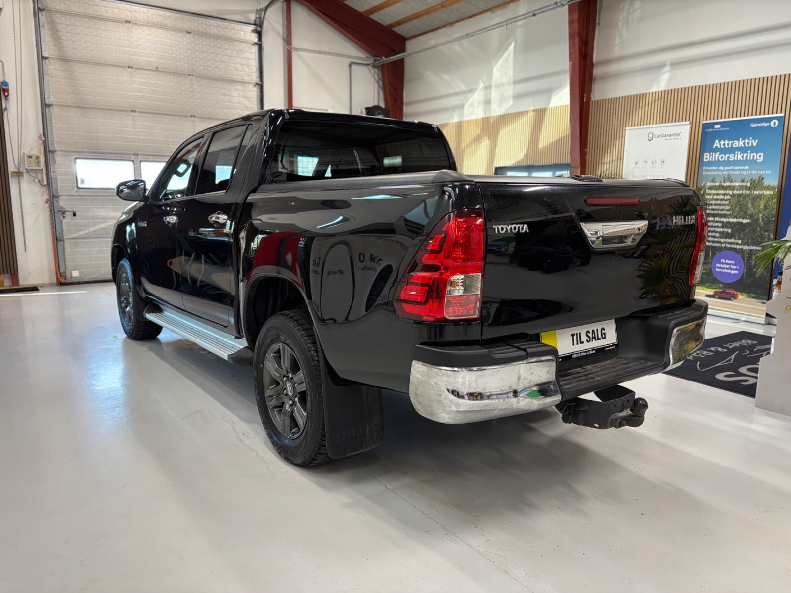 Sort Toyota HiLux fra 2021