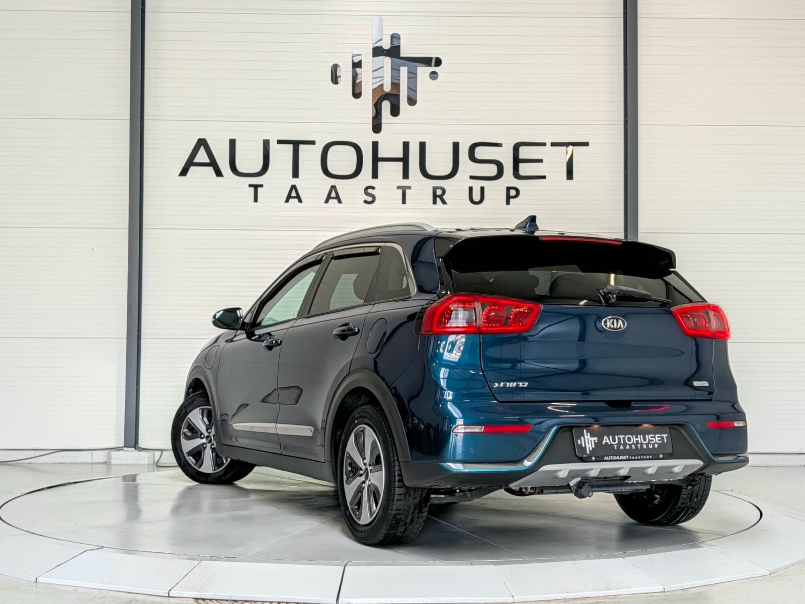 Blå Kia Niro fra 2018
