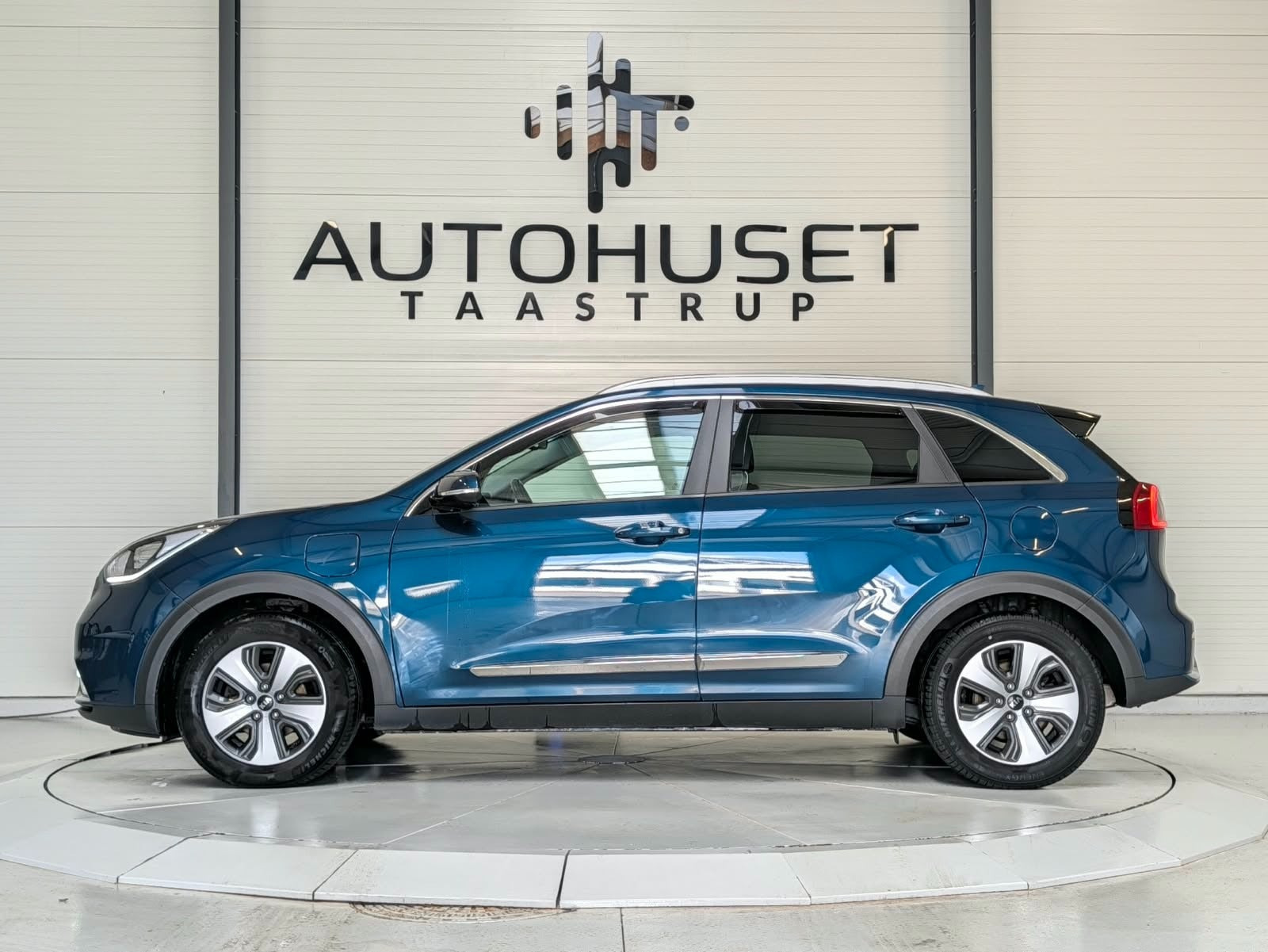 Blå Kia Niro fra 2018