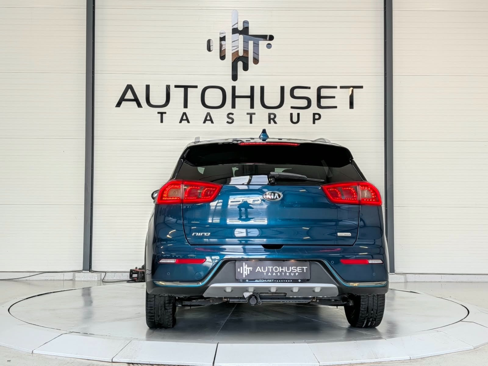 Blå Kia Niro fra 2018