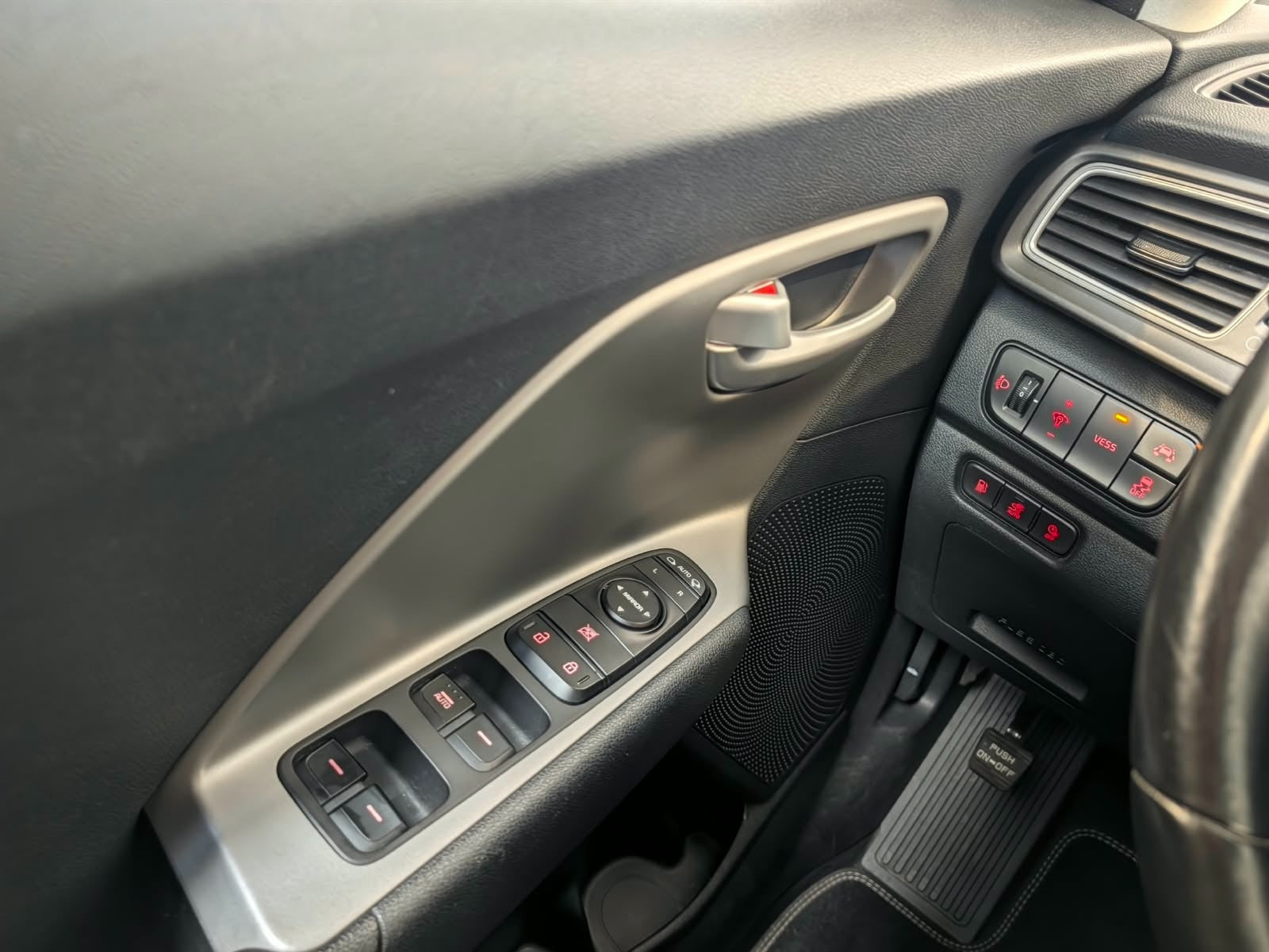 Blå Kia Niro fra 2018