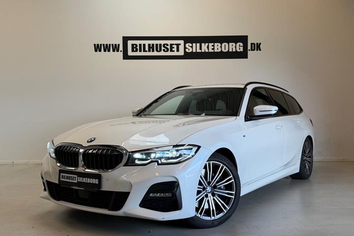 Blå BMW 330i fra 2020