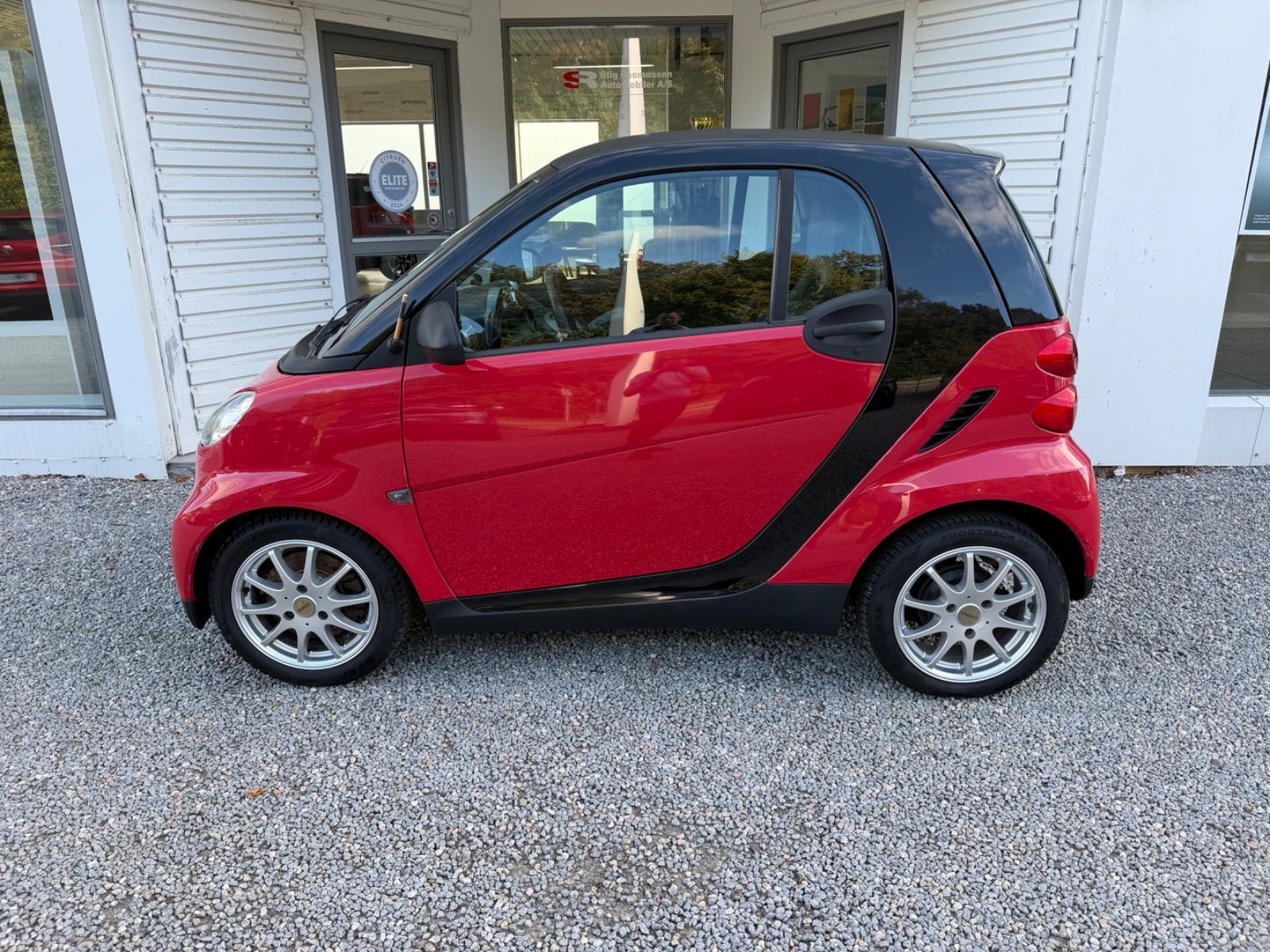 Rød Smart ForTwo Coupé fra 2010