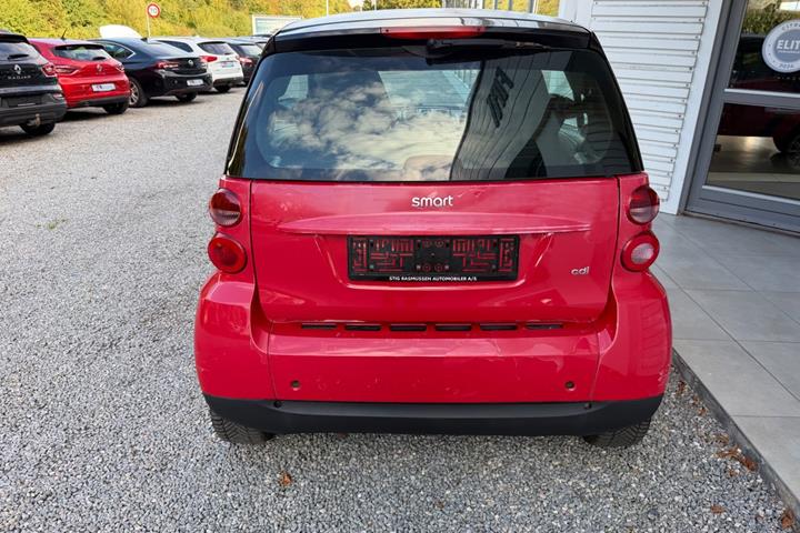 Rød Smart ForTwo Coupé fra 2010