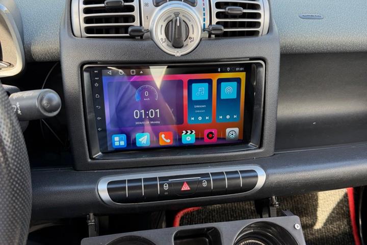 Rød Smart ForTwo Coupé fra 2010