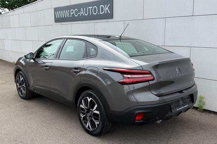 Grå Citroën C4 X fra 2024