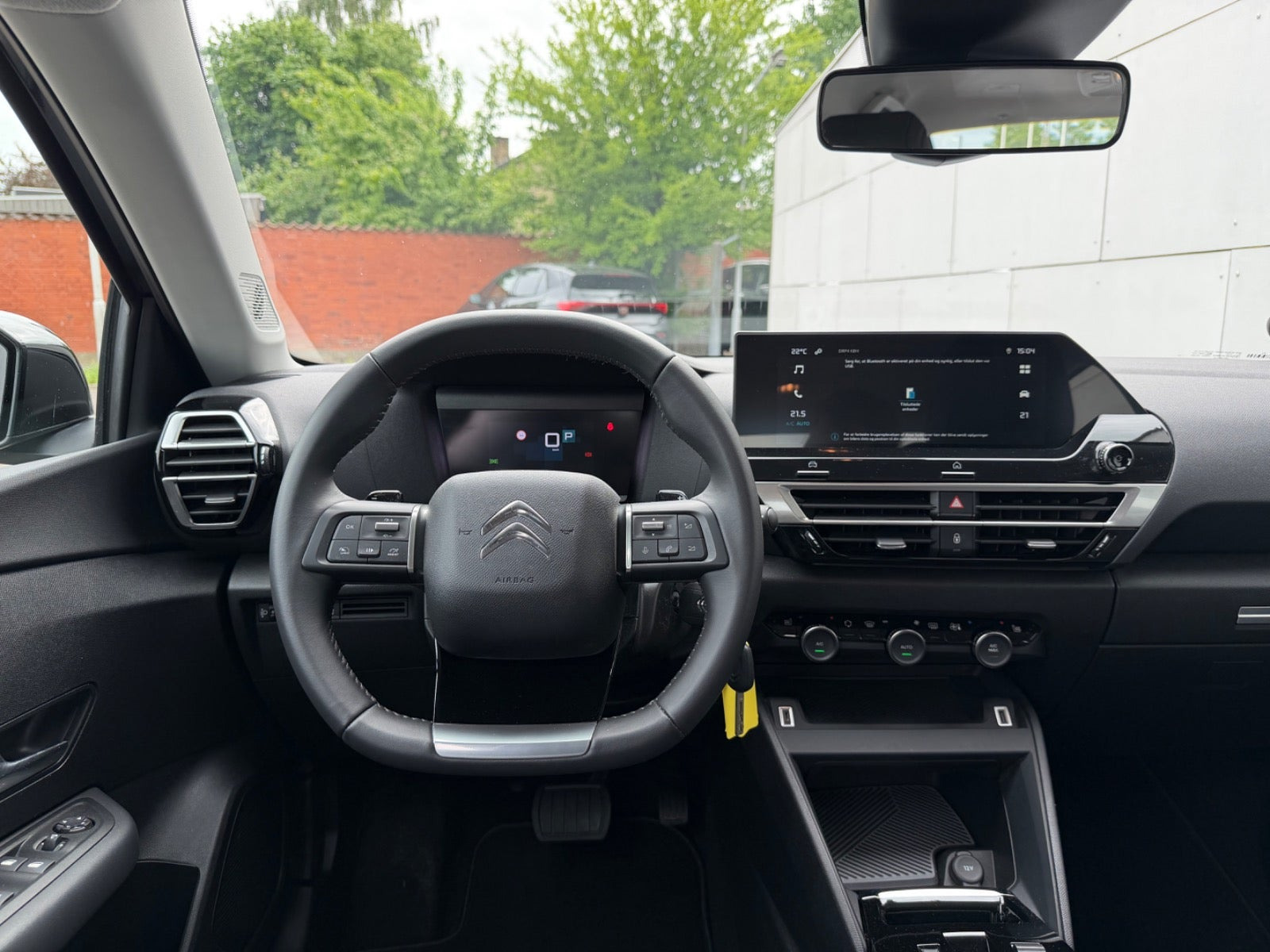 Grå Citroën C4 X fra 2024