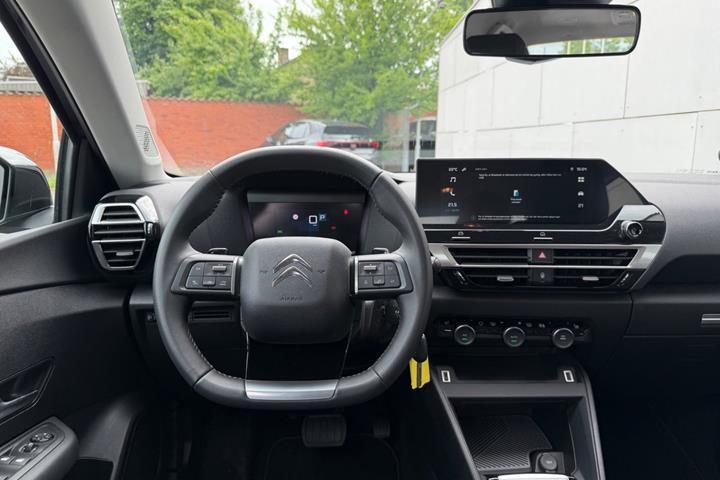 Grå Citroën C4 X fra 2024
