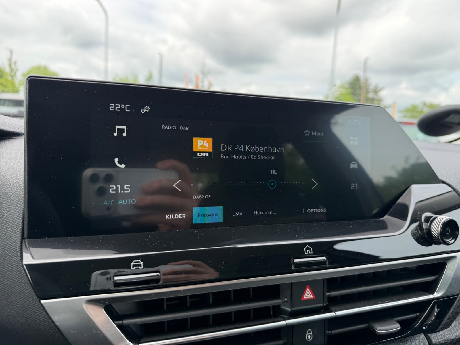 Grå Citroën C4 X fra 2024