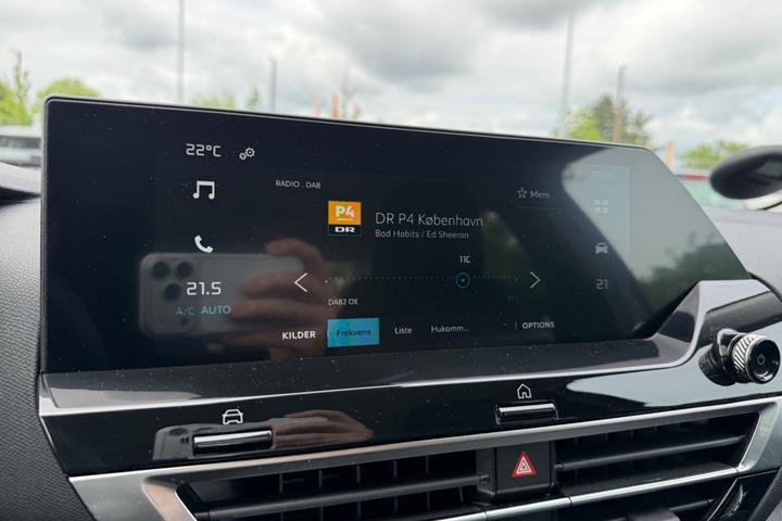 Grå Citroën C4 X fra 2024