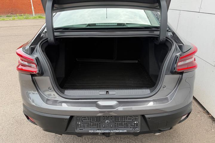 Grå Citroën C4 X fra 2024