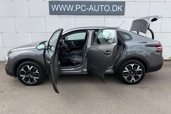 Grå Citroën C4 X fra 2024
