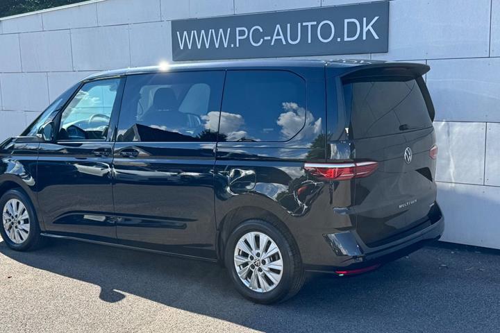 Sort VW Multivan fra 2023