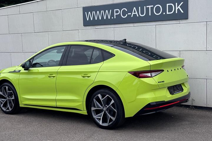 Grøn Skoda Enyaq fra 2023