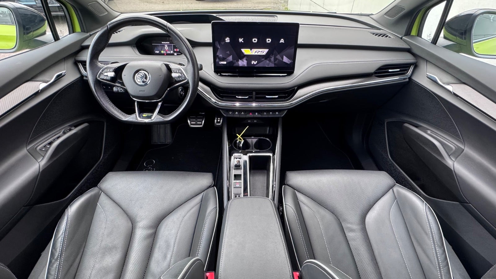 Grøn Skoda Enyaq fra 2023