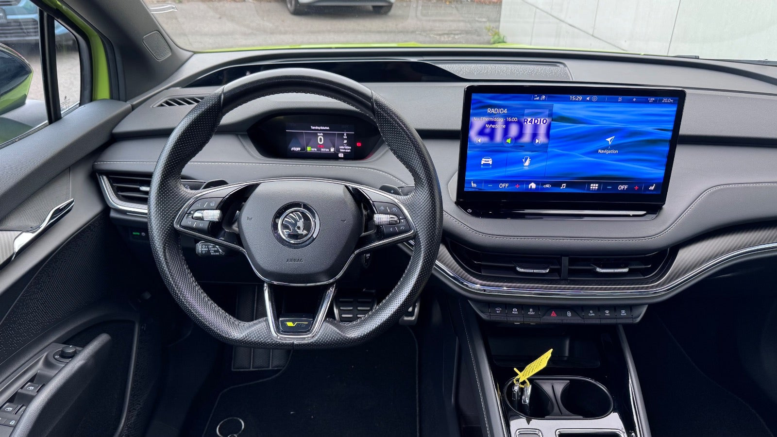 Grøn Skoda Enyaq fra 2023