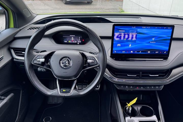 Grøn Skoda Enyaq fra 2023