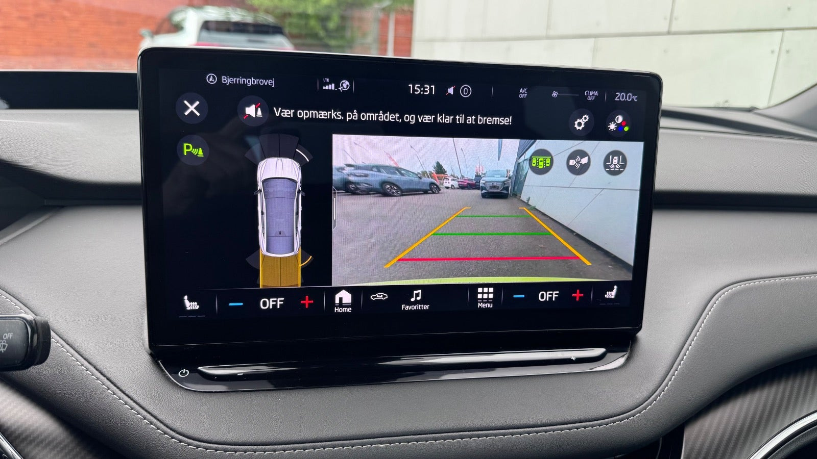 Grøn Skoda Enyaq fra 2023