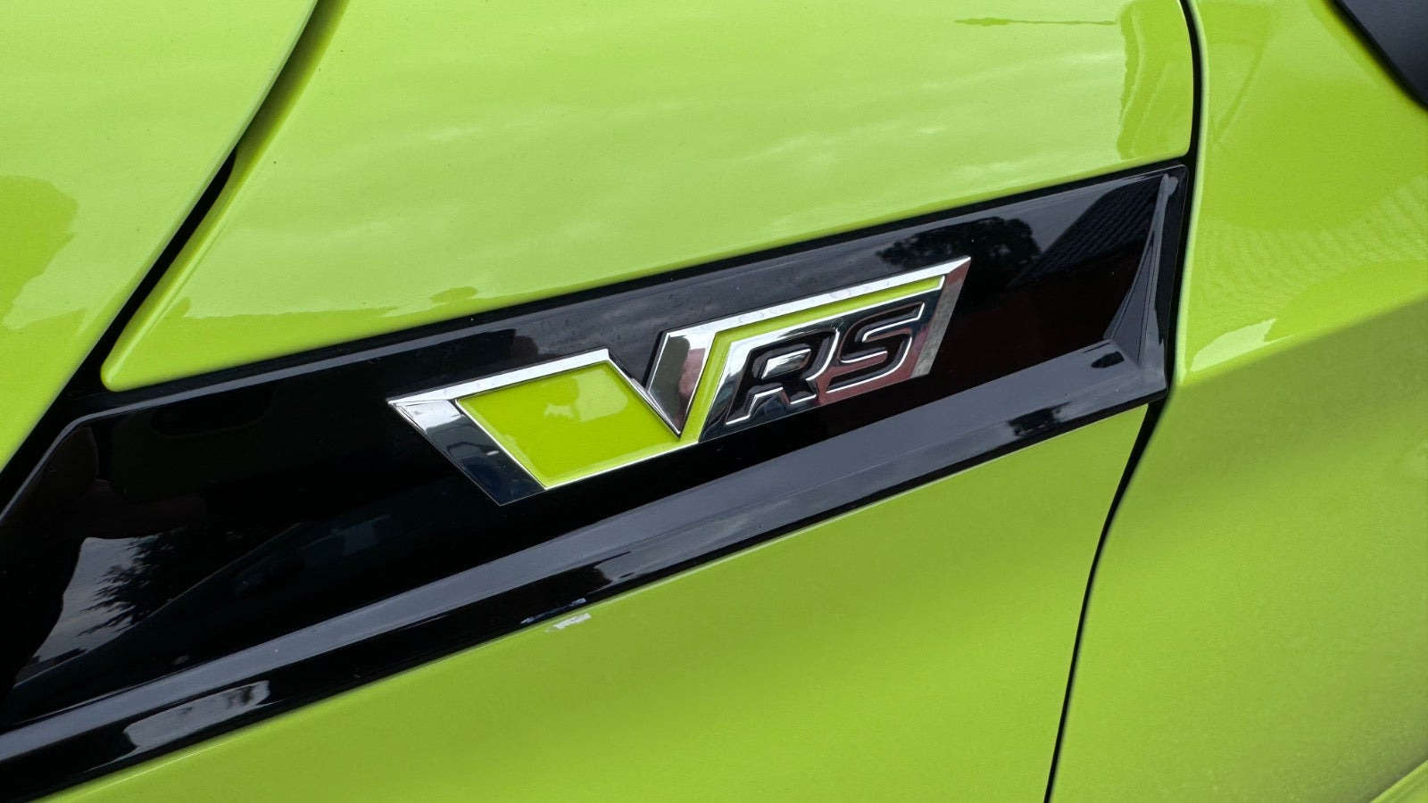 Grøn Skoda Enyaq fra 2023
