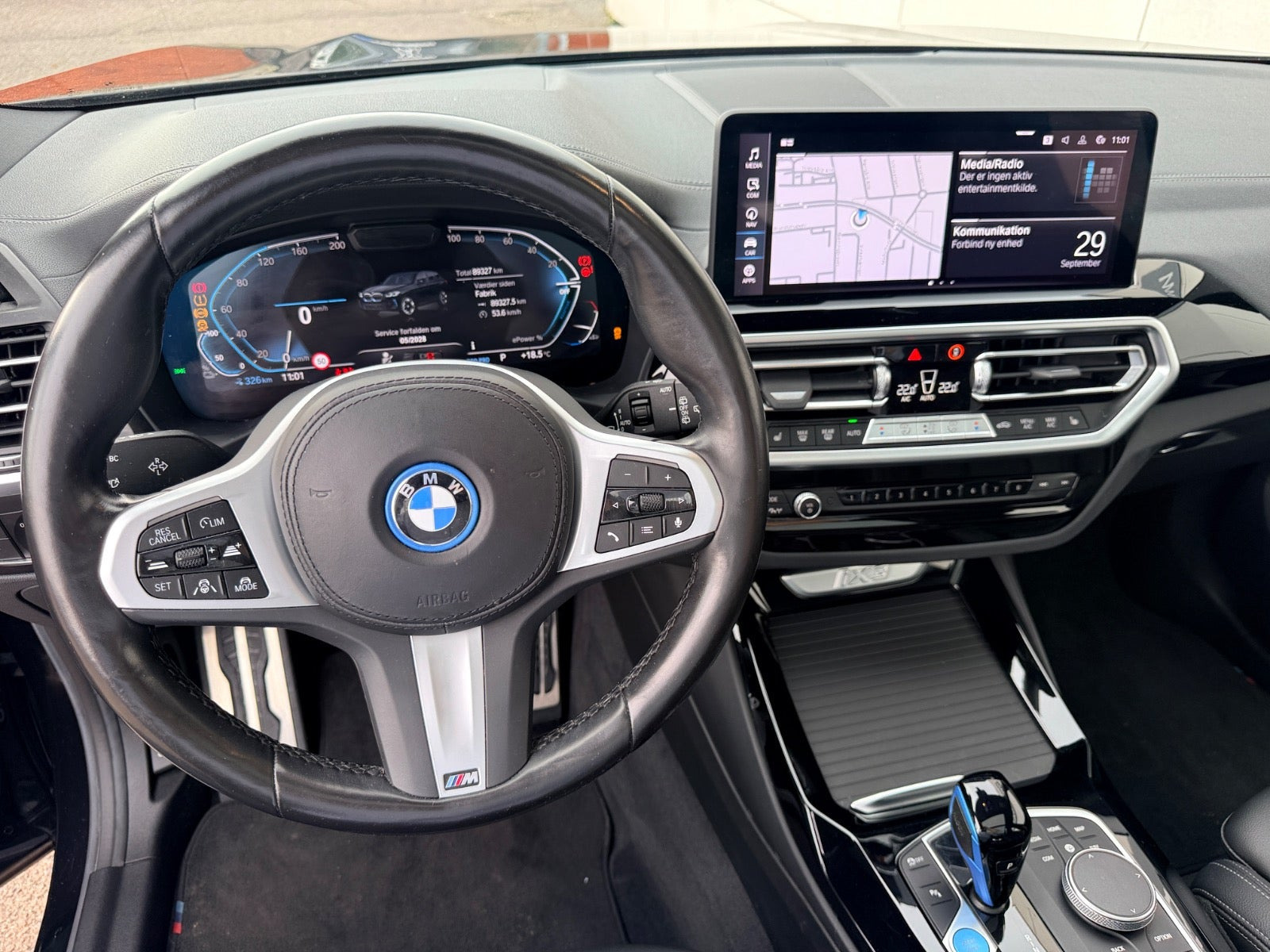 Blå BMW iX3 fra 2022