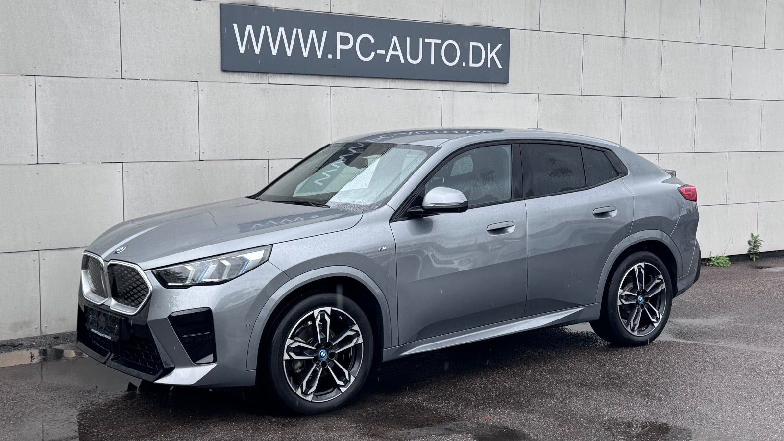 BMW iX2 eDrive20 Fully Charged M-Sport