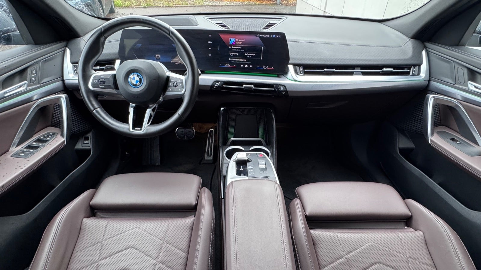 Grå BMW iX2 fra 2025