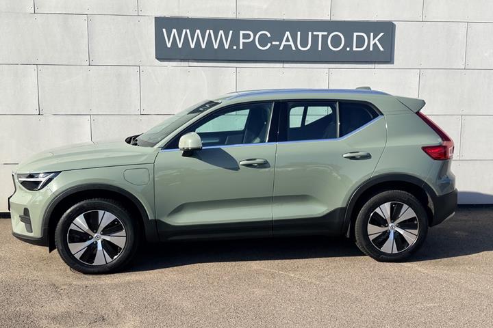 Grøn Volvo XC40 fra 2023