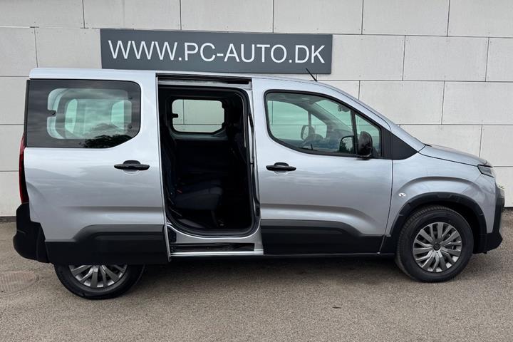 Sølv Peugeot e-Rifter fra 2025