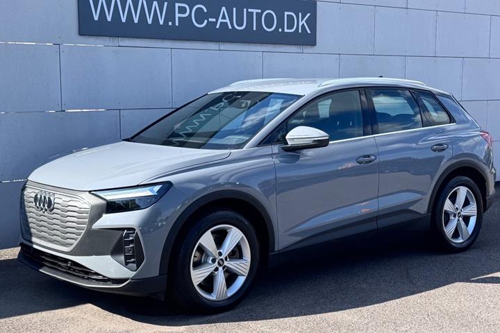 Grå Audi Q4 e-tron fra 2023