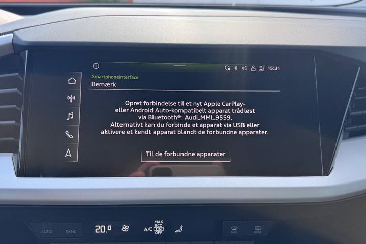 Grå Audi Q4 e-tron fra 2023