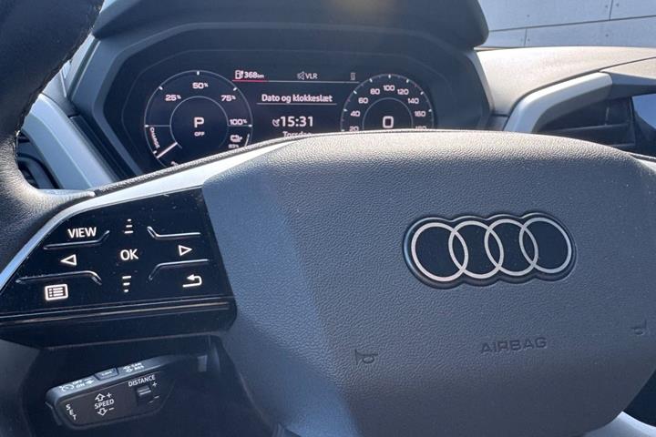 Grå Audi Q4 e-tron fra 2023