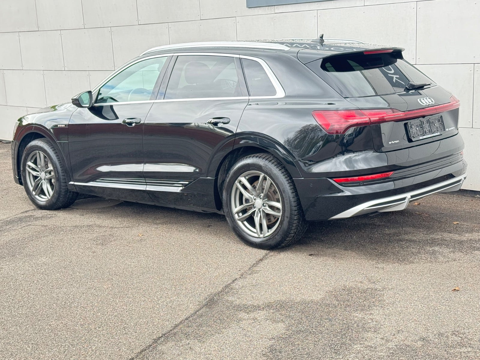 Sort Audi e-tron fra 2023