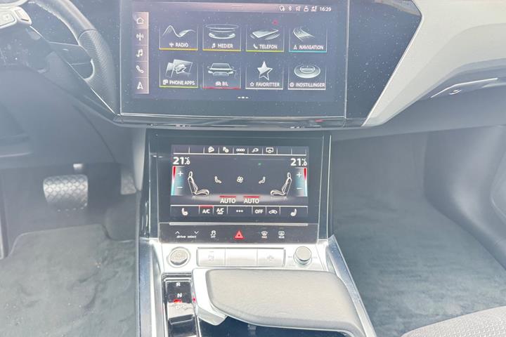 Sort Audi e-tron fra 2023