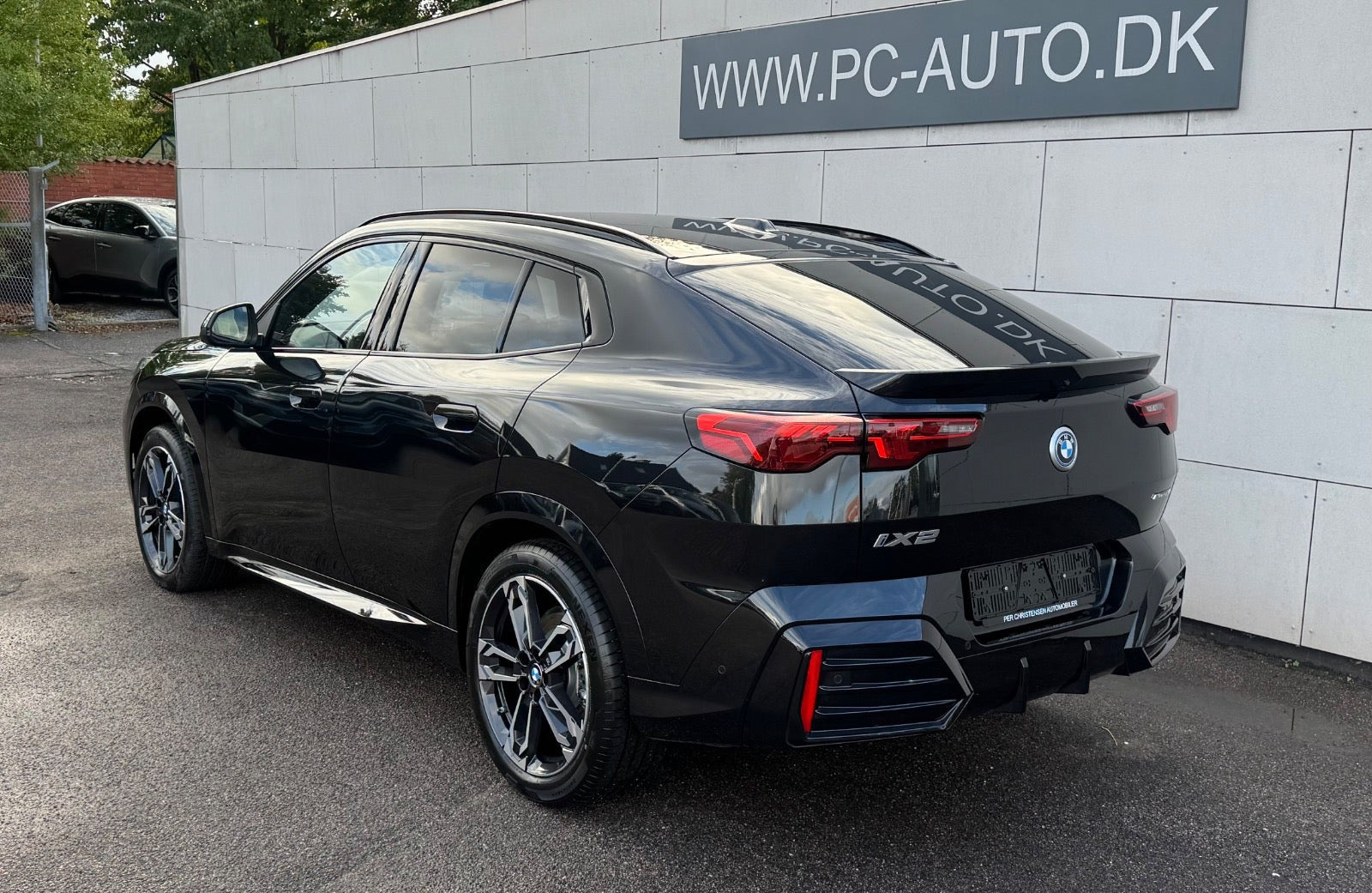 Sort BMW iX2 fra 2026