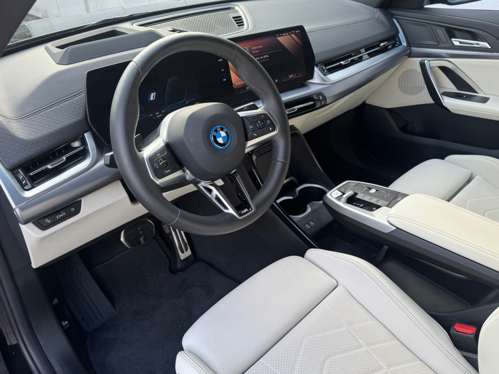 Sort BMW iX2 fra 2026