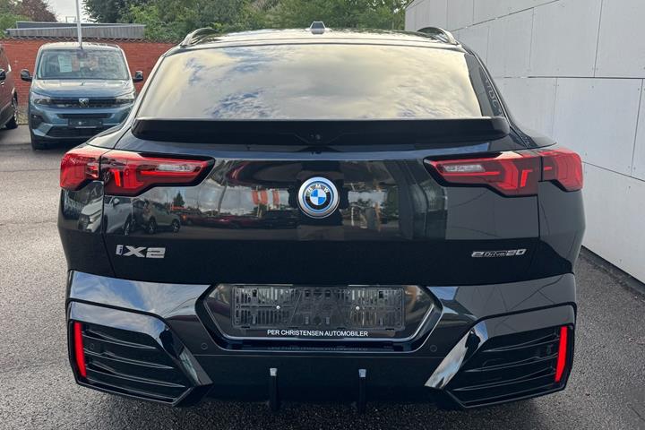 Sort BMW iX2 fra 2026