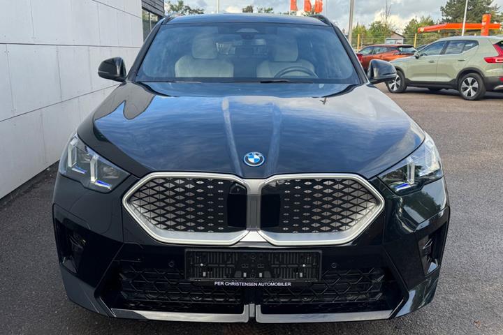 Sort BMW iX2 fra 2026