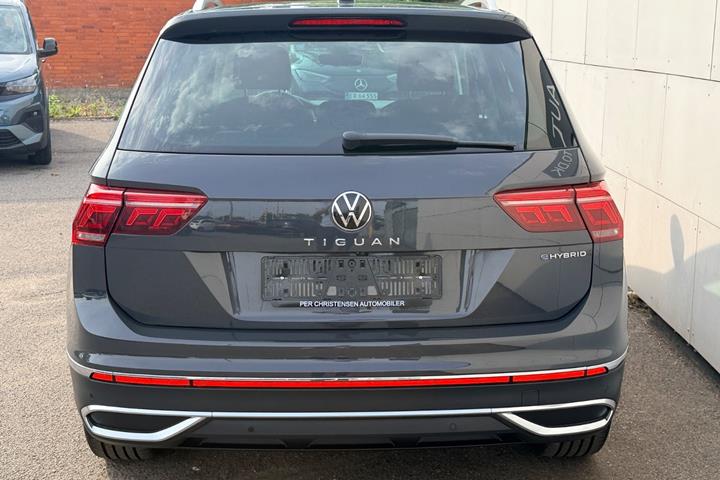 Grå VW Tiguan fra 2021