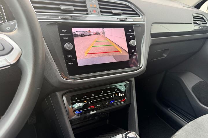 Grå VW Tiguan fra 2021