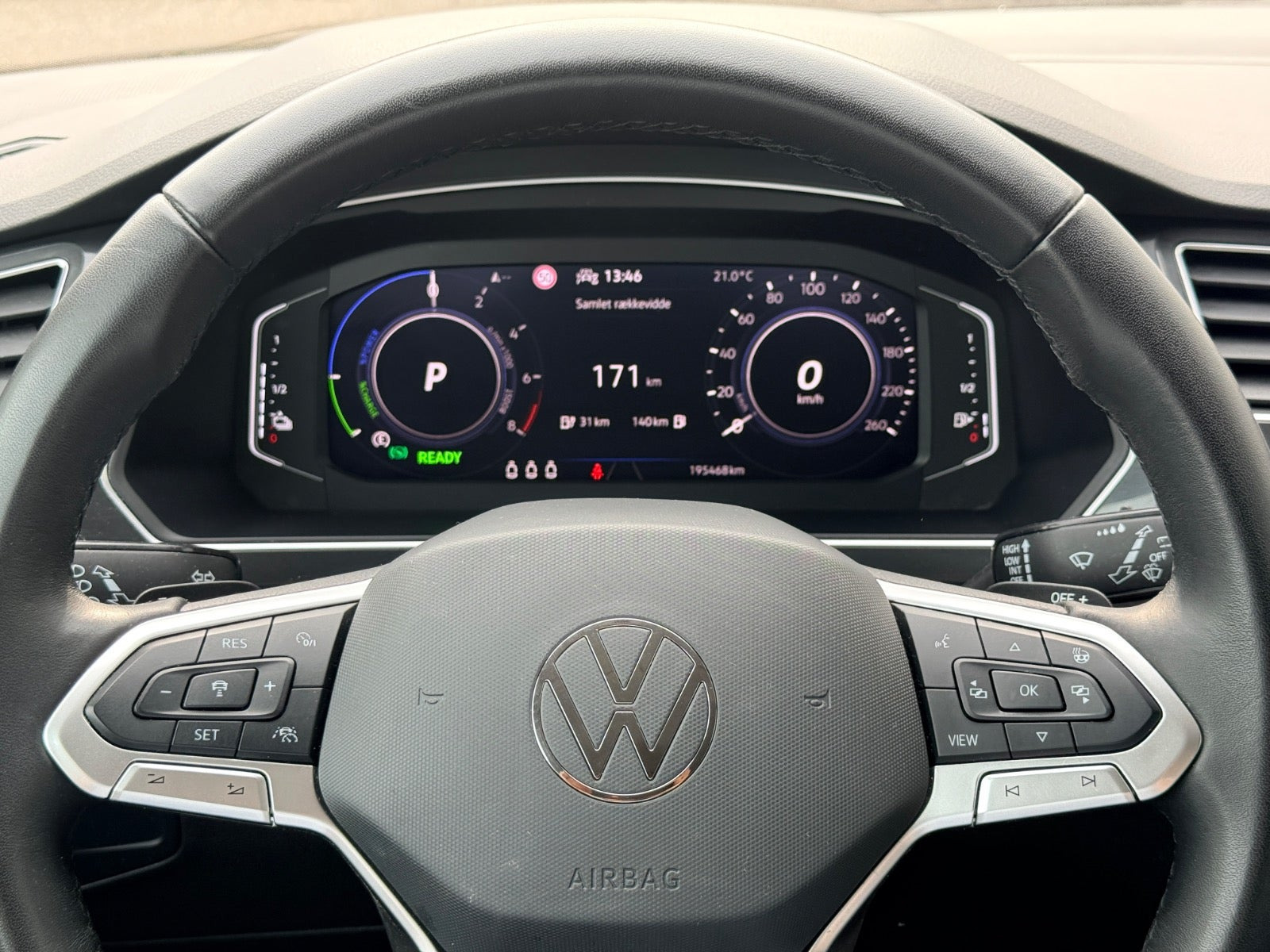 Grå VW Tiguan fra 2021